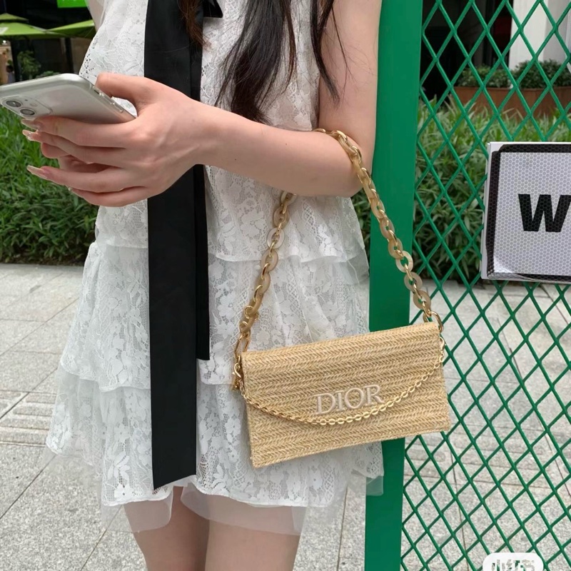 Dior迪奧手拿鏈條草編包-15