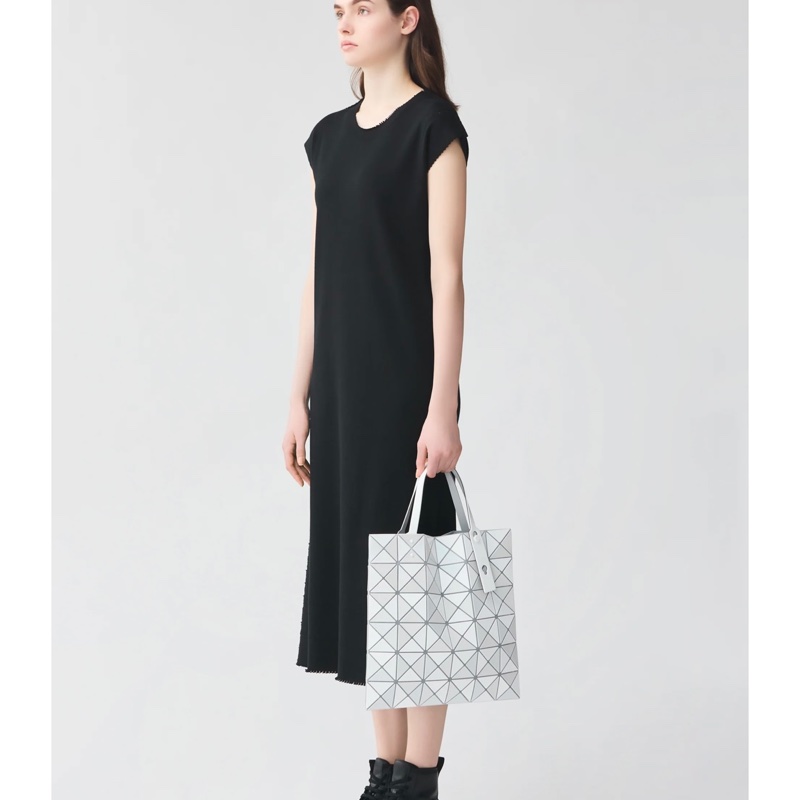 ISSEY MIYAKE 三宅一生 BAOBAO 5月新品 6x6 QUATRO 貝母白-4