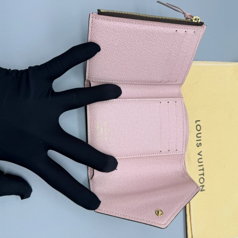 LV 三折豆豆錢包-9