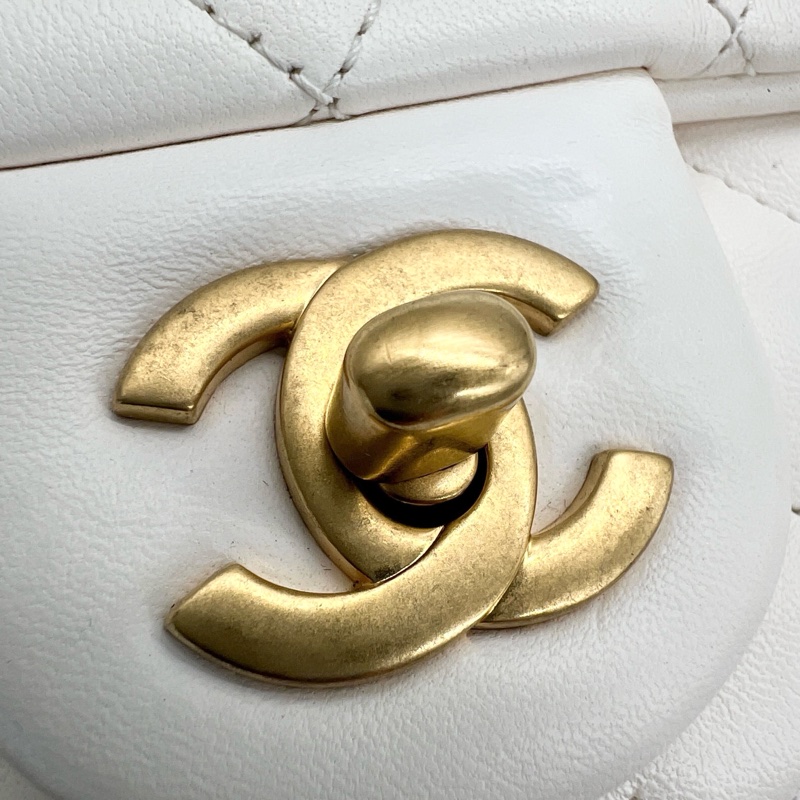 Chanel 白色金球方胖子 17cm-15