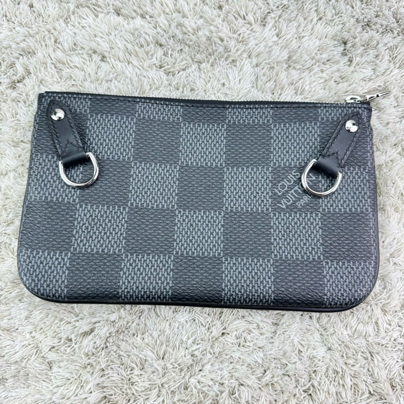 LV N50017 TRIO棋盤格LOGO Damier Graphite帆布男士三合一斜背郵差包(黑灰)  ⭕️晶片款⭕️近新閒置品⭕️-24