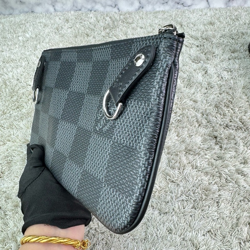 LV N50017 TRIO棋盤格LOGO Damier Graphite帆布男士三合一斜背郵差包(黑灰)  ⭕️晶片款⭕️近新閒置品⭕️-25