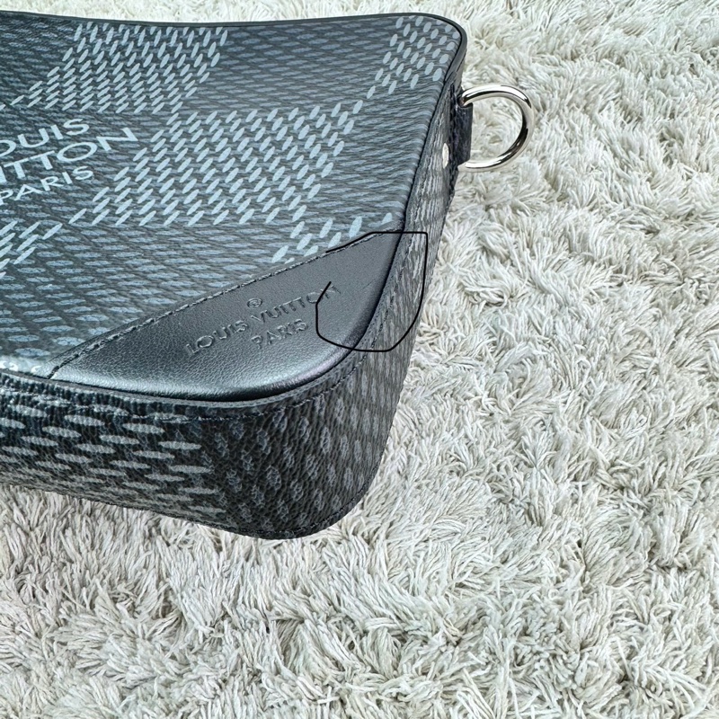 LV N50017 TRIO棋盤格LOGO Damier Graphite帆布男士三合一斜背郵差包(黑灰)  ⭕️晶片款⭕️近新閒置品⭕️-47
