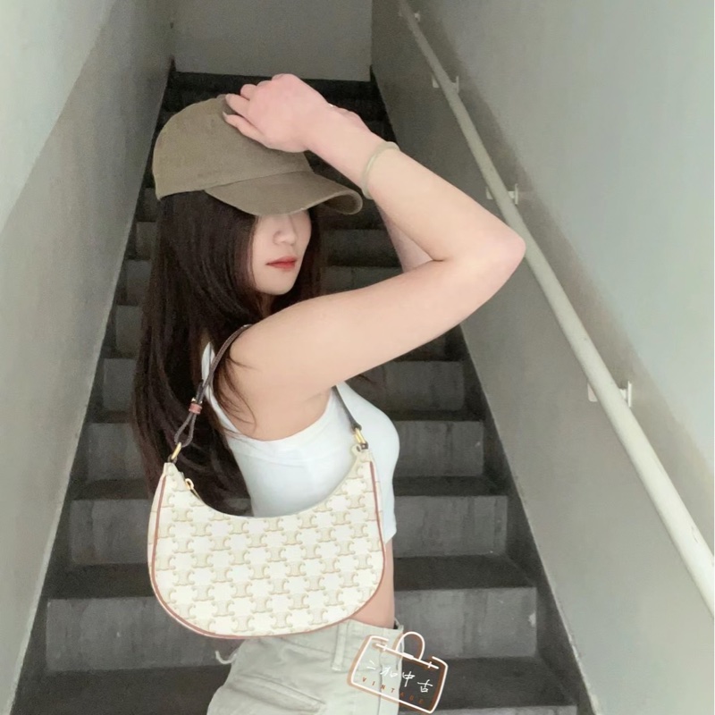 Celine Ava 復古老花腋下包 月亮包 白色-3