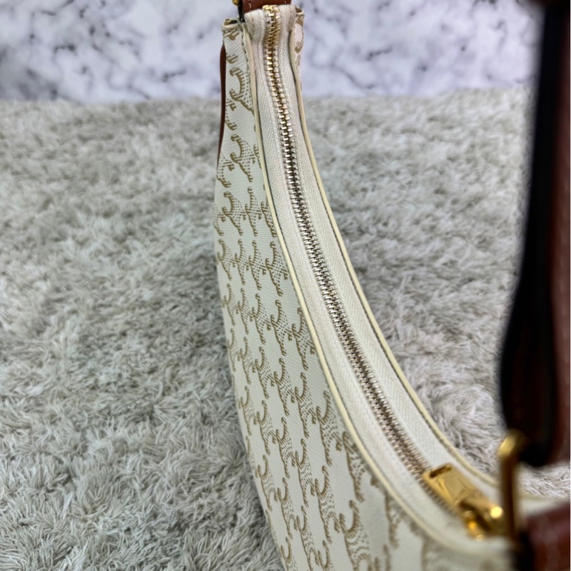 Celine Ava 復古老花腋下包 月亮包 白色-17