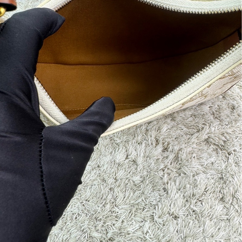 Celine Ava 復古老花腋下包 月亮包 白色-28