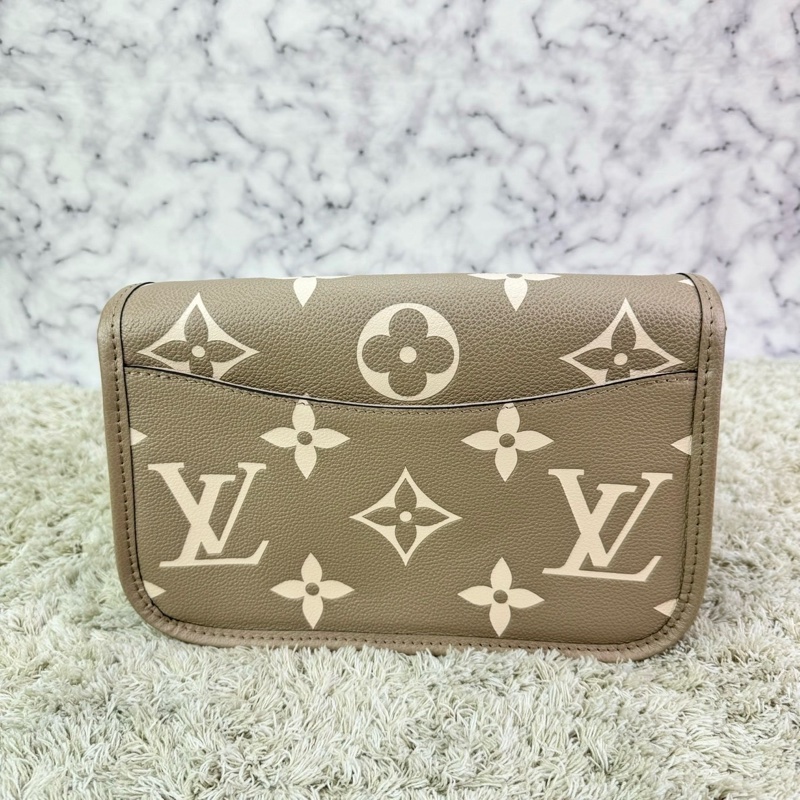 LV M46583經典Diane系列Empreinte牛皮肩/斜背包(米色)-6