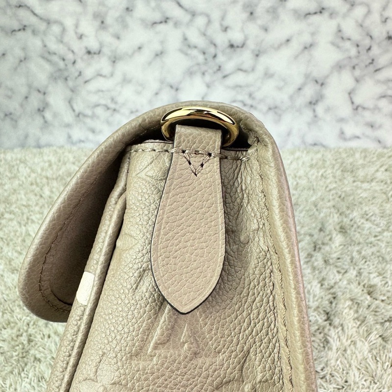 LV M46583經典Diane系列Empreinte牛皮肩/斜背包(米色)-16