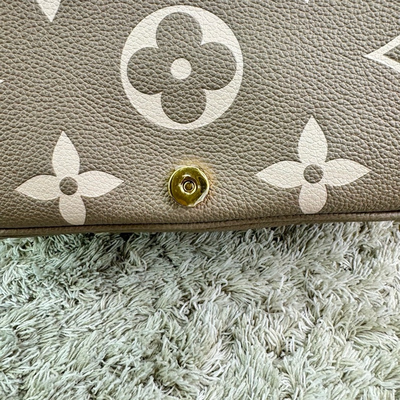 LV M46583經典Diane系列Empreinte牛皮肩/斜背包(米色)-23