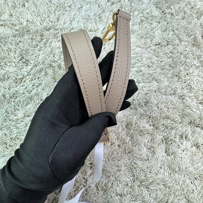 LV M46583經典Diane系列Empreinte牛皮肩/斜背包(米色)-27