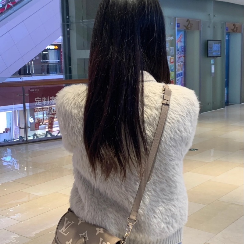 LV M46583經典Diane系列Empreinte牛皮肩/斜背包(米色)-32