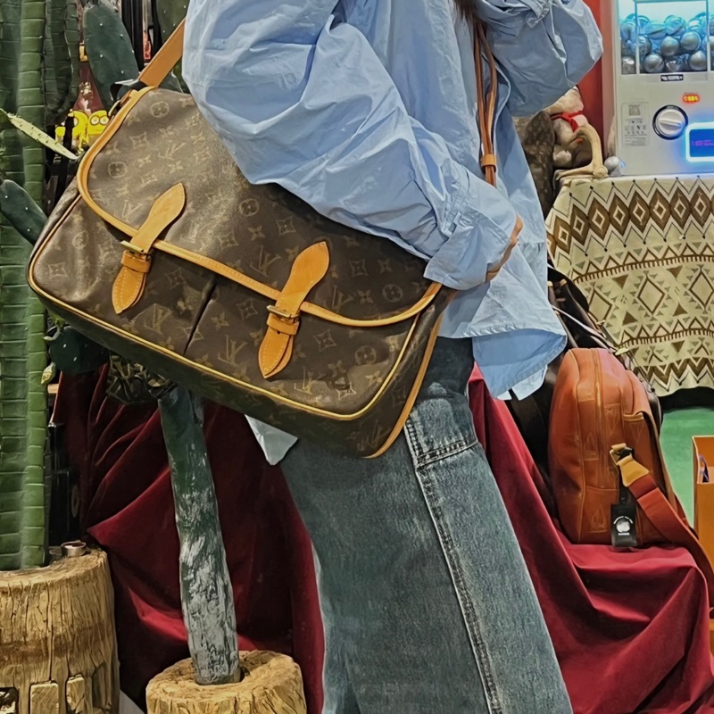瑞奇二手精品 louis Vuitton monogram 老花 劍橋包 側背包 郵差包 美品-1
