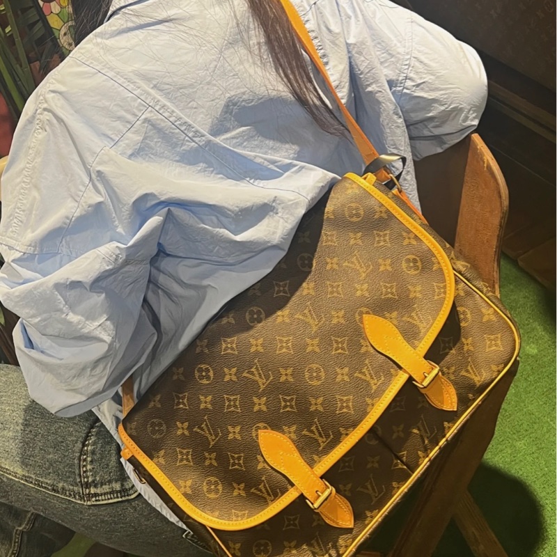 瑞奇二手精品 louis Vuitton monogram 老花 劍橋包 側背包 郵差包 美品-2
