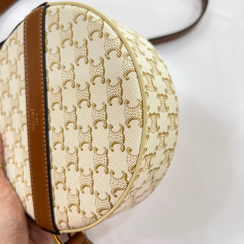 CELINE 白色老花圓餅包-7