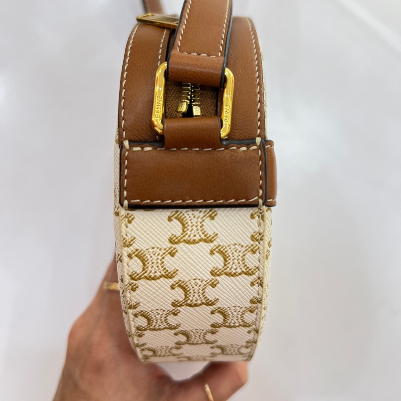 CELINE 白色老花圓餅包-12