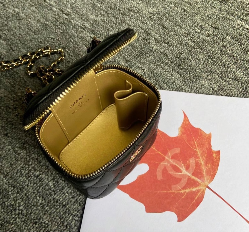 【哥吉拉精品時尚】Chanel 足球小盒子 logo膜未撕 (誠可議🔪勿擾)-12
