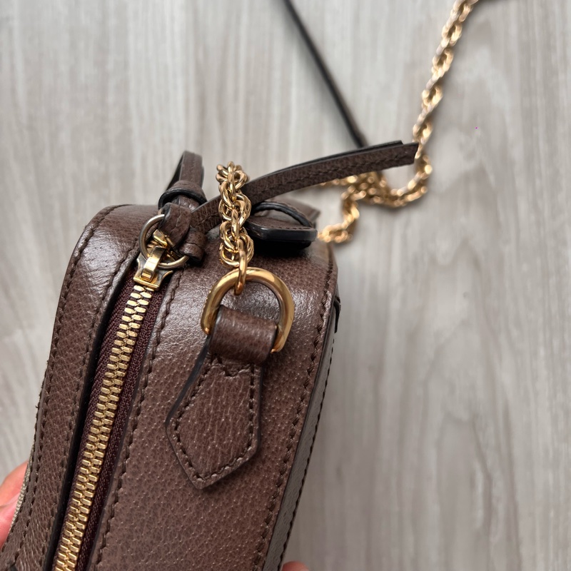 🤎GUCCI GUCCI Ophidia 牛皮飾邊老花帆布相機包(拼接綠紅織帶) 箱包 買材質:牛皮/帆布/織帶/飾面金屬 買65500 現在應該漲到七萬多了 割愛39800 正常使用 超時髦又好用 包體尺寸:約長19.5 寬7.5cm/14.5cm #手機長夾都可入 超好用🤎🤎 背帶長度:垂直於58cm(長度可微調)-7