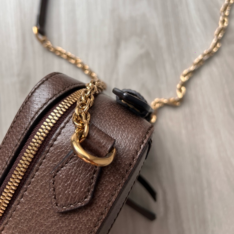 🤎GUCCI GUCCI Ophidia 牛皮飾邊老花帆布相機包(拼接綠紅織帶) 箱包 買材質:牛皮/帆布/織帶/飾面金屬 買65500 現在應該漲到七萬多了 割愛39800 正常使用 超時髦又好用 包體尺寸:約長19.5 寬7.5cm/14.5cm #手機長夾都可入 超好用🤎🤎 背帶長度:垂直於58cm(長度可微調)-11