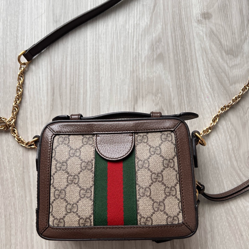 🤎GUCCI GUCCI Ophidia 牛皮飾邊老花帆布相機包(拼接綠紅織帶) 箱包 買材質:牛皮/帆布/織帶/飾面金屬 買65500 現在應該漲到七萬多了 割愛39800 正常使用 超時髦又好用 包體尺寸:約長19.5 寬7.5cm/14.5cm #手機長夾都可入 超好用🤎🤎 背帶長度:垂直於58cm(長度可微調)-12