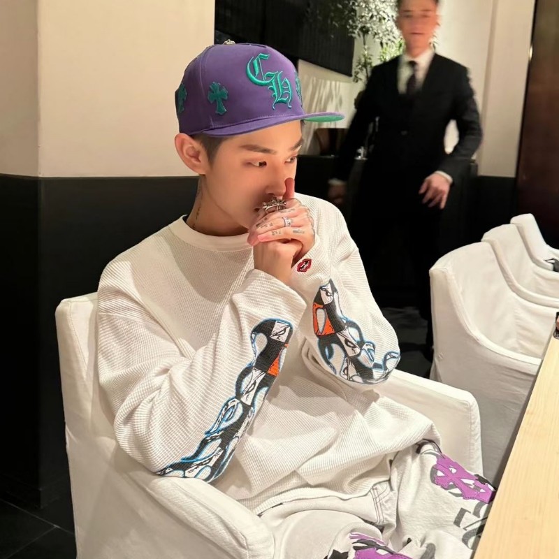 Chrome Hearts克羅心 綠十字貼皮梵文刺繡logo紫色棒球帽-3