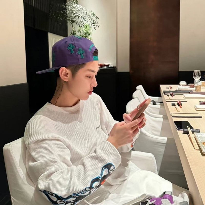 Chrome Hearts克羅心 綠十字貼皮梵文刺繡logo紫色棒球帽-4