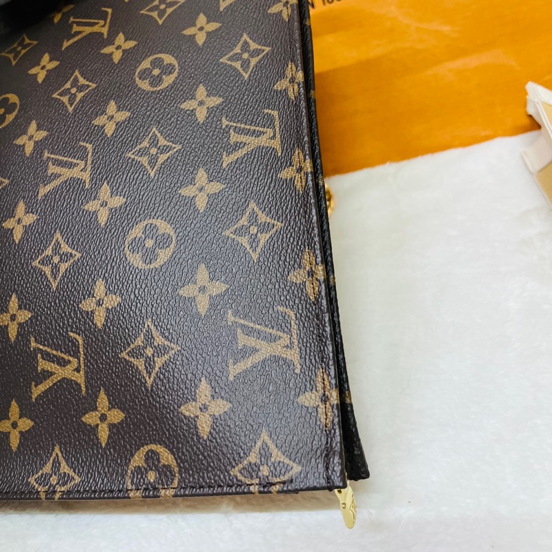 LV原花m47542手拿包 洗漱包-12