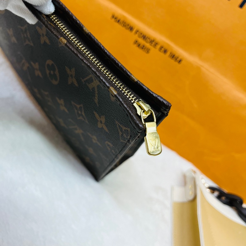 LV原花m47542手拿包 洗漱包-14