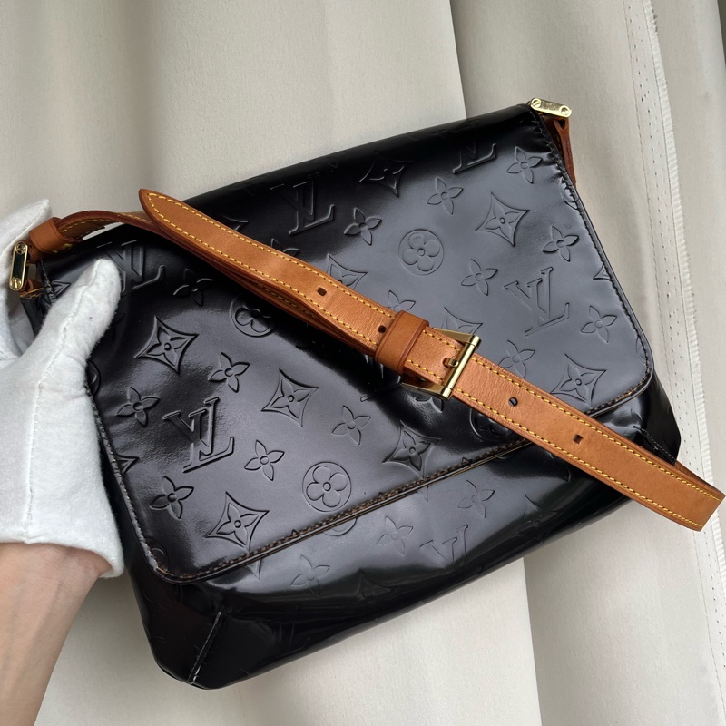 LV 老花 肩背包 腋下包 男女通用 黑 五金發亮-10