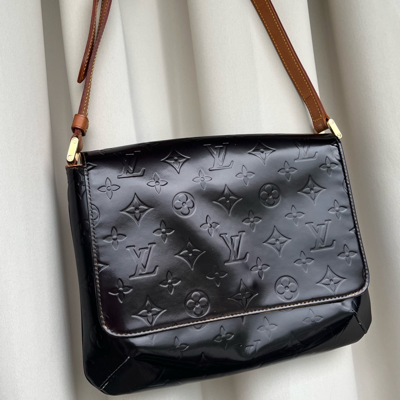 LV 老花 肩背包 腋下包 男女通用 黑 五金發亮-2