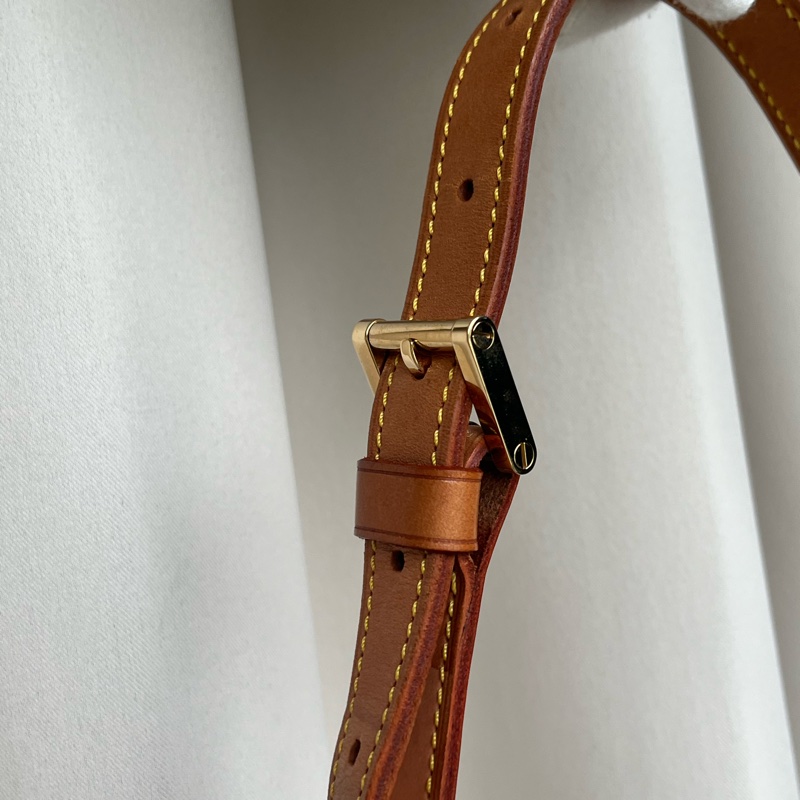 LV 老花 肩背包 腋下包 男女通用 黑 五金發亮-12