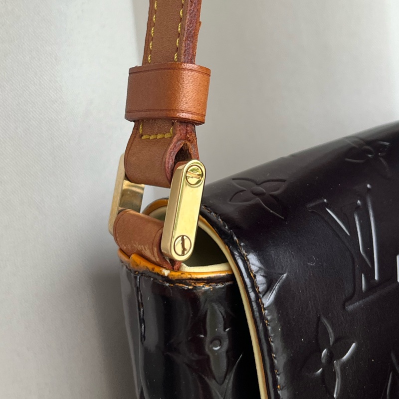 LV 老花 肩背包 腋下包 男女通用 黑 五金發亮-13