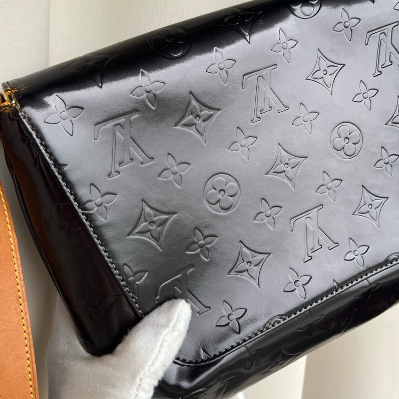 LV 老花 肩背包 腋下包 男女通用 黑 五金發亮-19