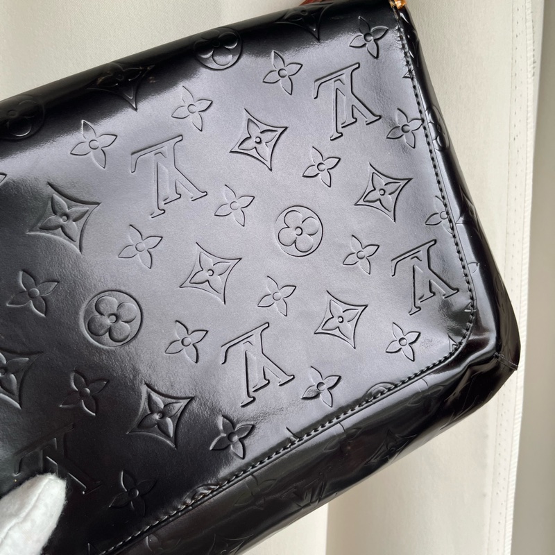 LV 老花 肩背包 腋下包 男女通用 黑 五金發亮-20