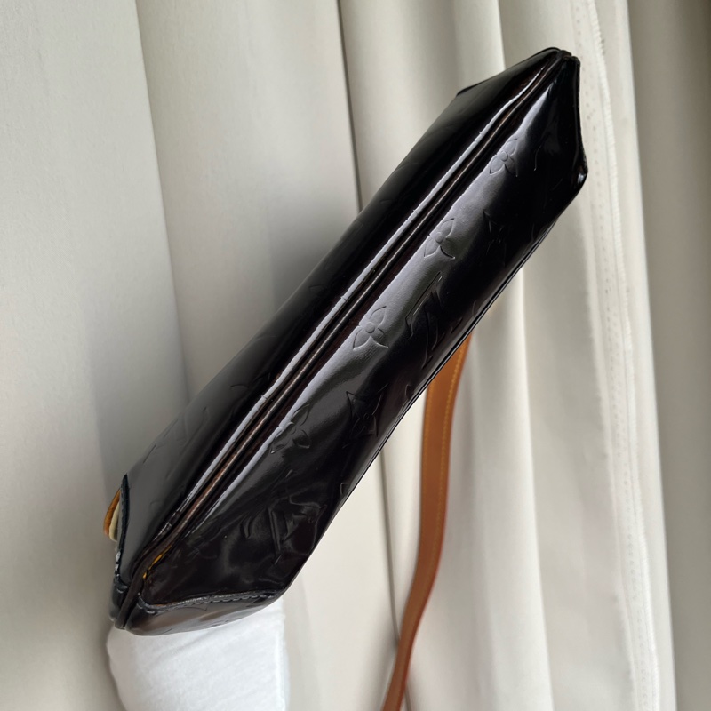 LV 老花 肩背包 腋下包 男女通用 黑 五金發亮-31