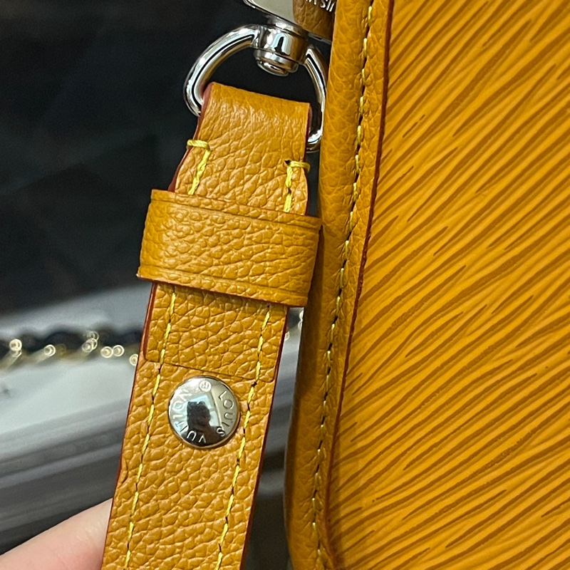 他團售出❌美品🎁櫃上76500🔥LV Buci 蜜蠟 焦糖色LOUIS VUITTON/側背包/肩背包/M59459 法棍包 腋下包 斜揹包-32