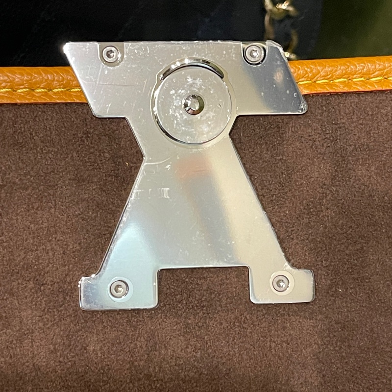他團售出❌美品🎁櫃上76500🔥LV Buci 蜜蠟 焦糖色LOUIS VUITTON/側背包/肩背包/M59459 法棍包 腋下包 斜揹包-21