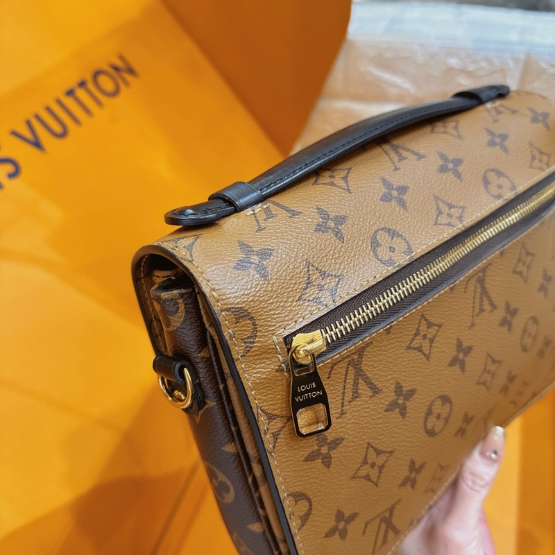 LV拼色郵差包-12