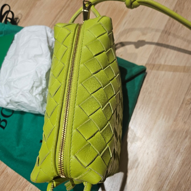 BV Loop Mini 編織包 螢光綠-9