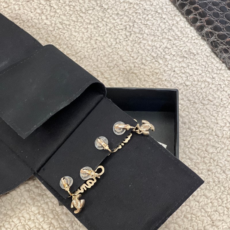 Chanel 香奈兒 書包釦 字母 耳環 耳夾-3