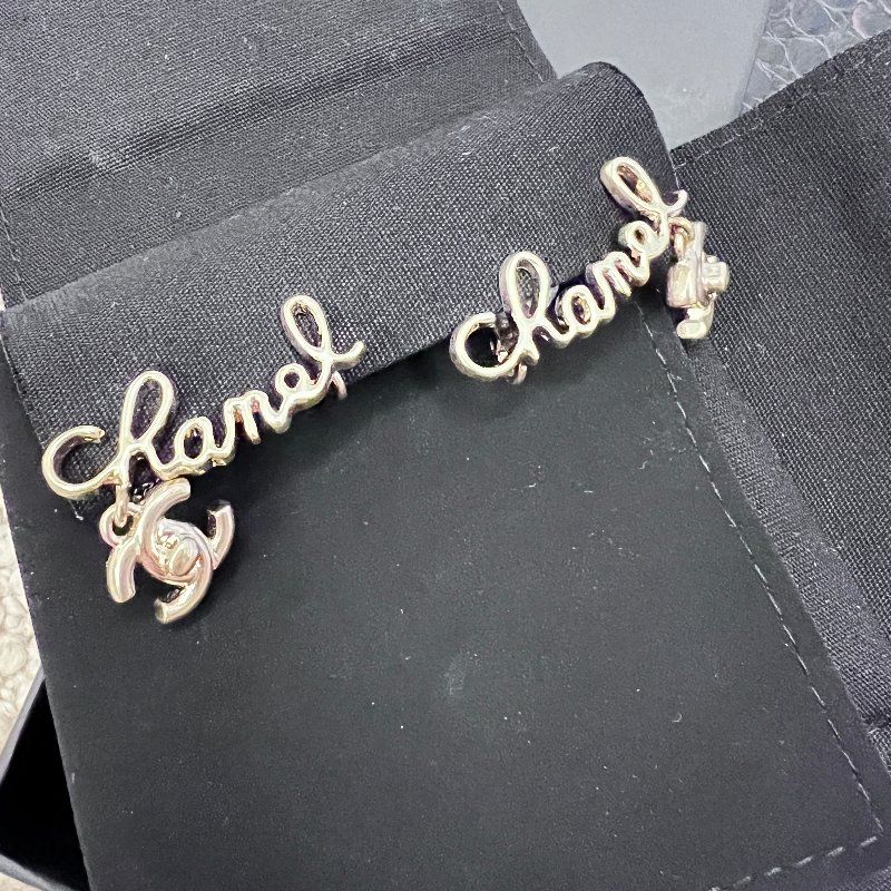 Chanel 香奈兒 書包釦 字母 耳環 耳夾-7