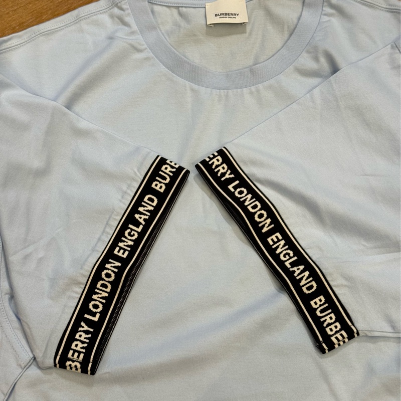 全新 Burberry 素面短T-Shirt 袖口有LOGO-3