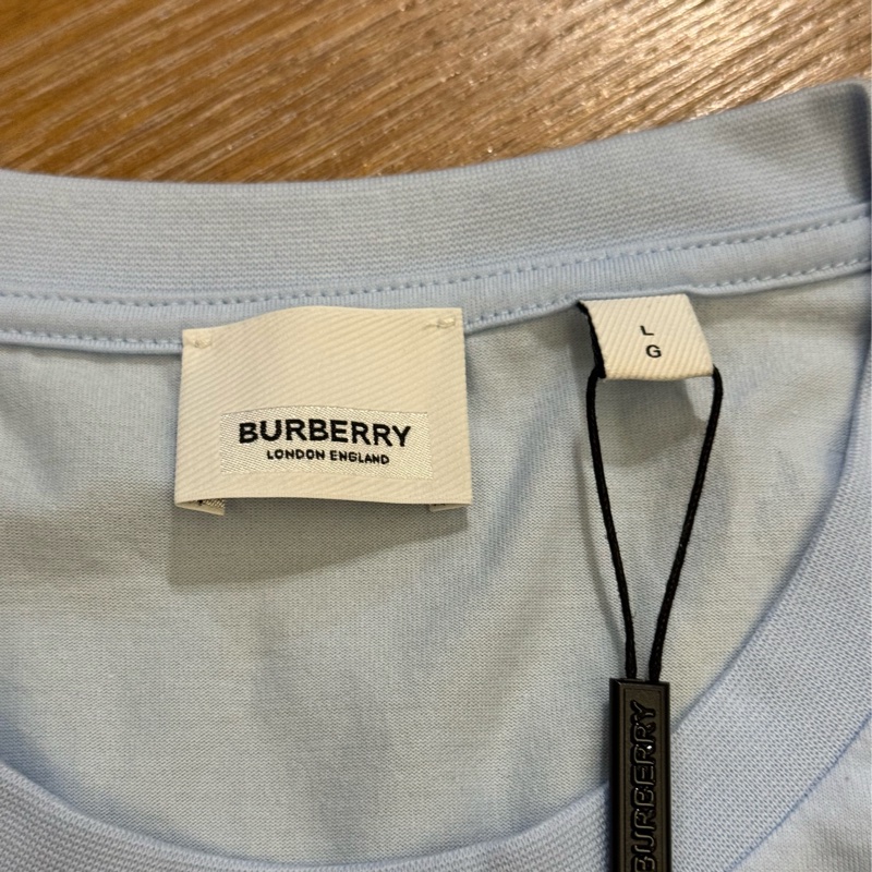 全新 Burberry 素面短T-Shirt 袖口有LOGO-4