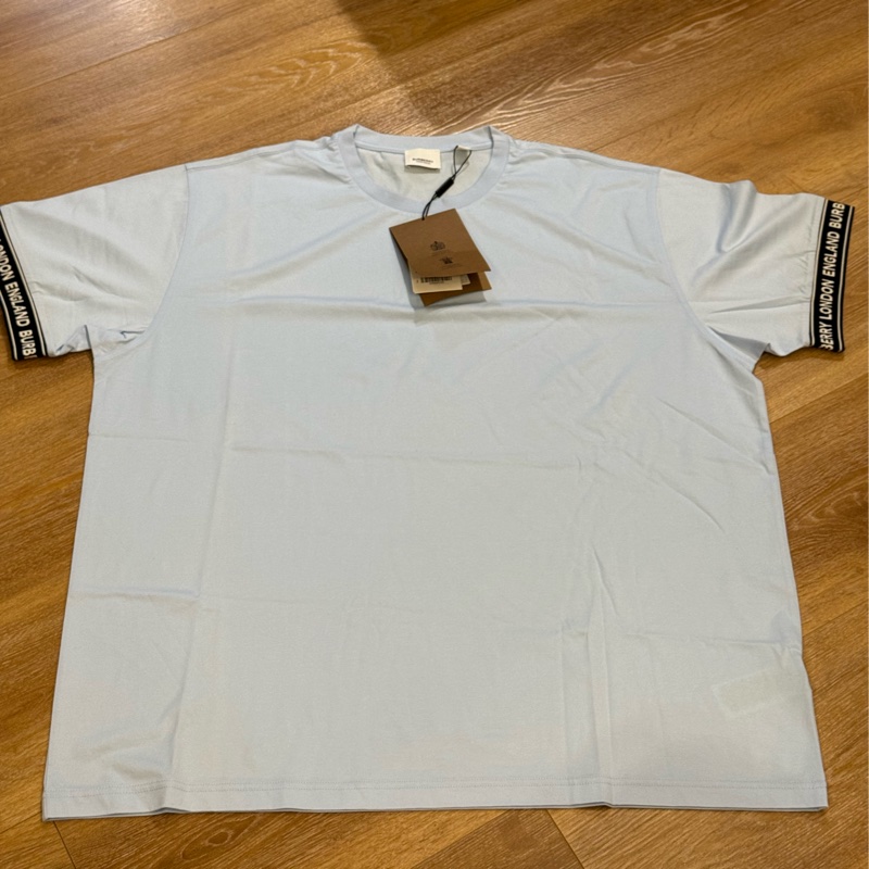 全新 Burberry 素面短T-Shirt 袖口有LOGO-8