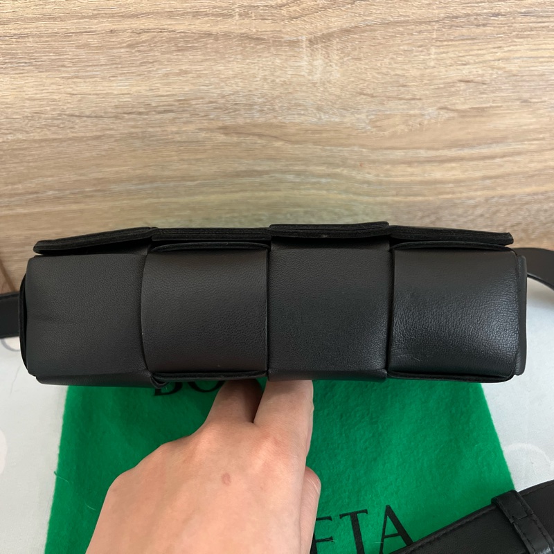 BOTTEGA VENETA cassette 八格 小羊皮-9