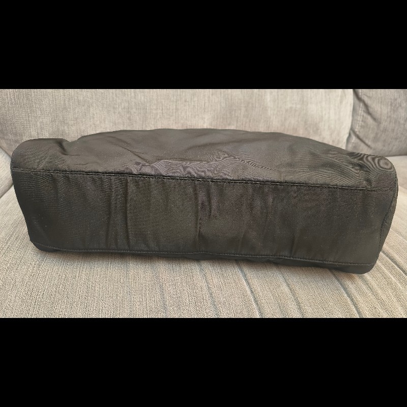 白菜價格💙實用稀有款💙 PRADA 皮穿鏈托特包/電腦包/多用途包/媽媽包-9