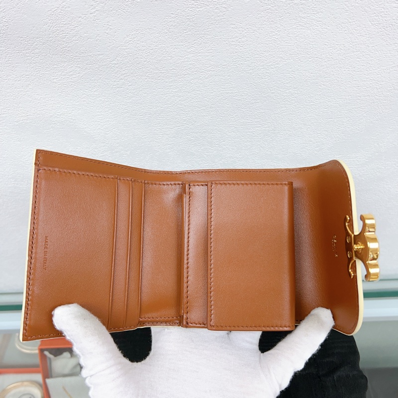 99新✨Celine triomphe wallet 白色老花凱旋門皮夾/短夾-9