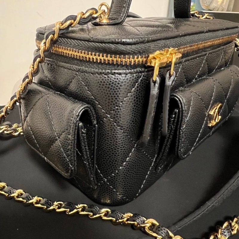 Chanel 香奈兒 黑金牛 魚子醬牛皮金扣 長盒子-1