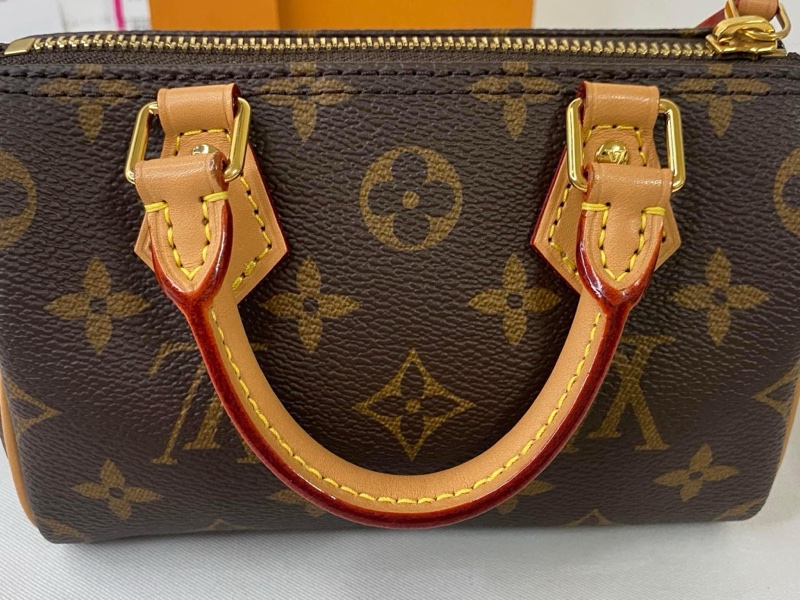 LV M81085 nano speedy 波士頓包-12