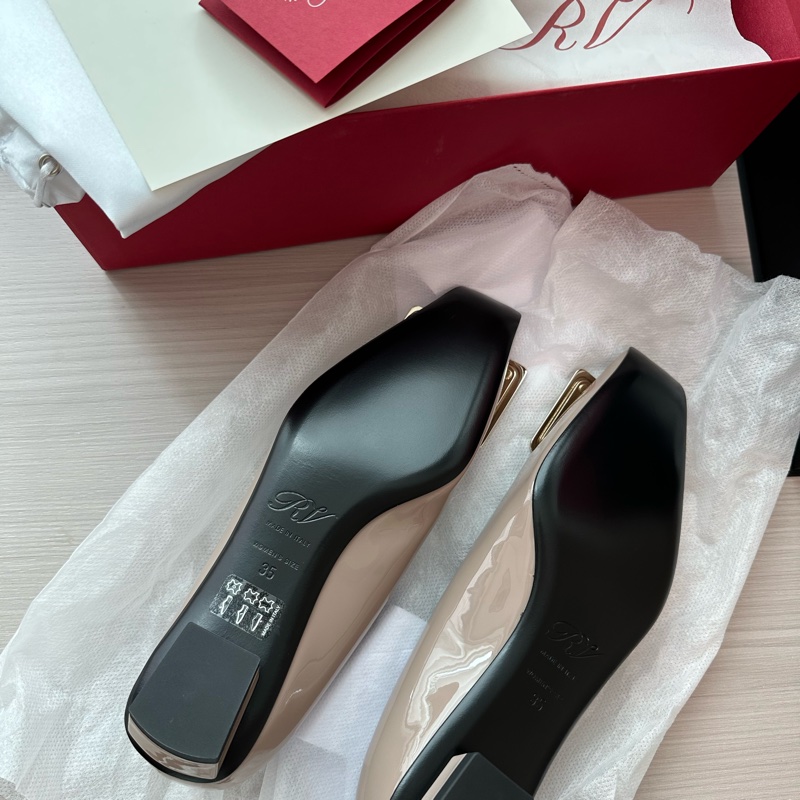 Roger Vivier 大象灰平底鞋-1
