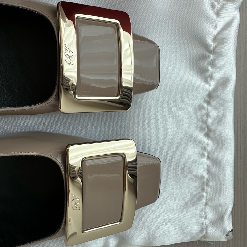 Roger Vivier 大象灰平底鞋-4